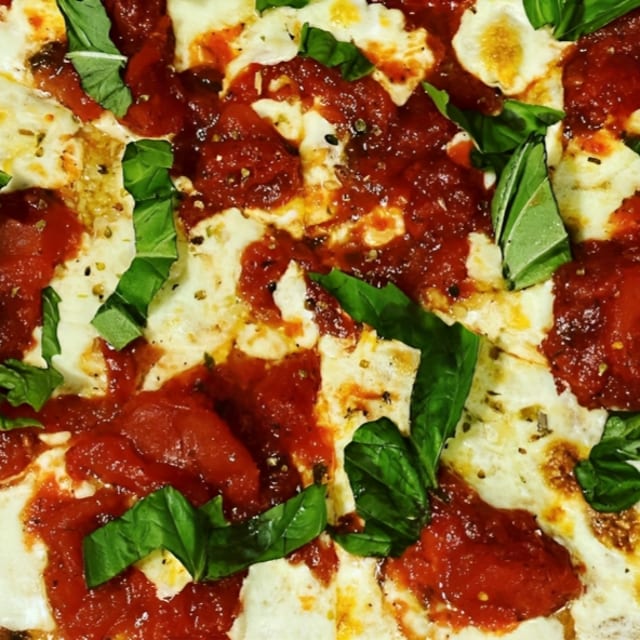 Margherita Pizza.